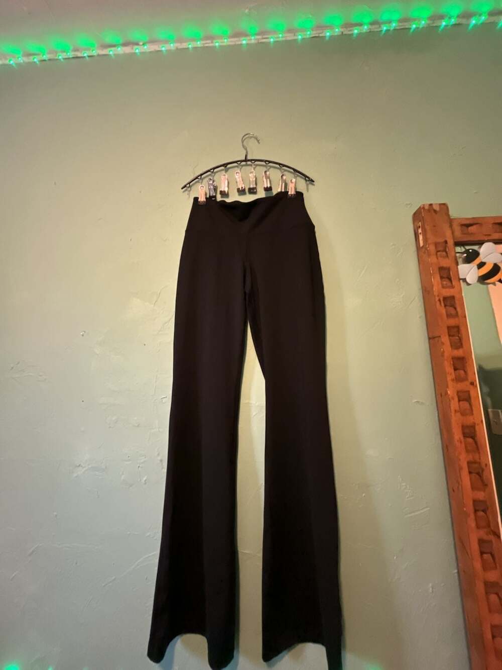 Victoria's Secret PINK Active High-Waisted V-Front Flare Leggings